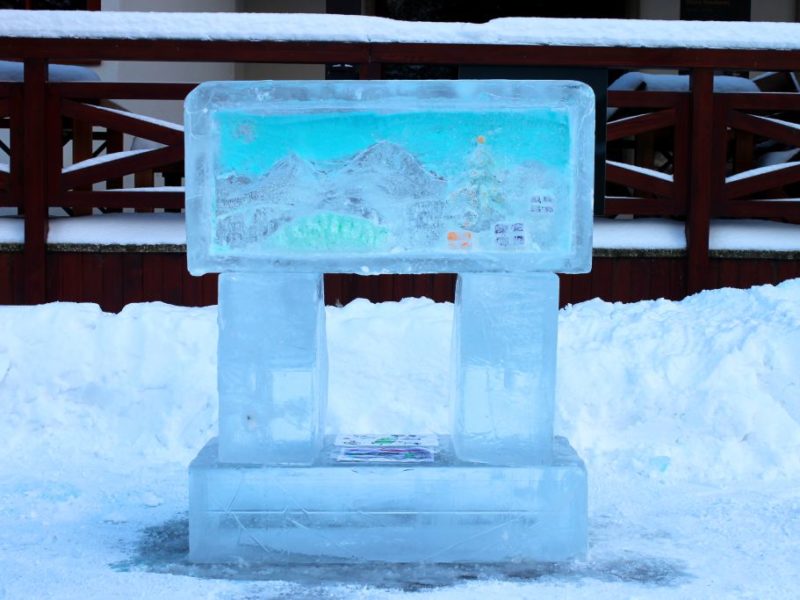 hotová ľadová socha